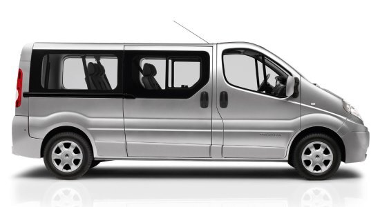 Our Charleroi Airport transfers vehicles Renault Traffic minivan